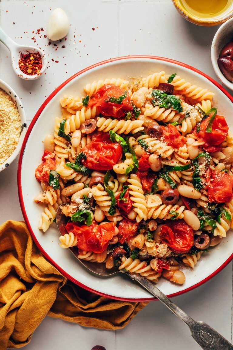 Garlicky White Bean Cherry Tomato Pasta